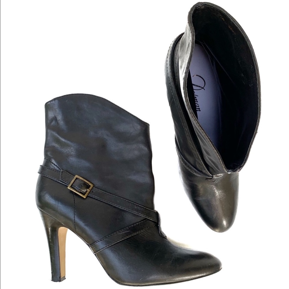 Delman Sz 7 Black Leather Pull On Ankle Heel Boots